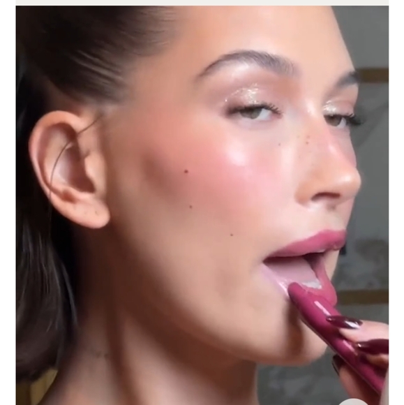 NIB Rhode Peptide Lip Tint - Raspberry Jelly - Picture 4 of 5